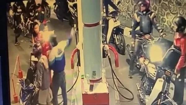 Viral Peras Pengendara di SPBU Ciwidey, ‘Bang Jago’ Kabur hingga Karawang