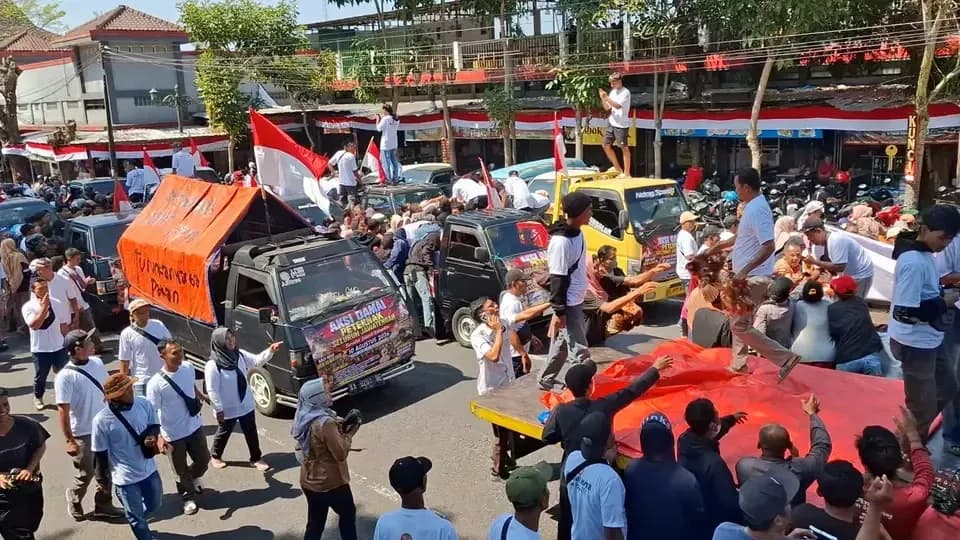 Peternak Ayam di Temanggung Protes, 5.500 Ekor Ayam Dibagikan Gratis