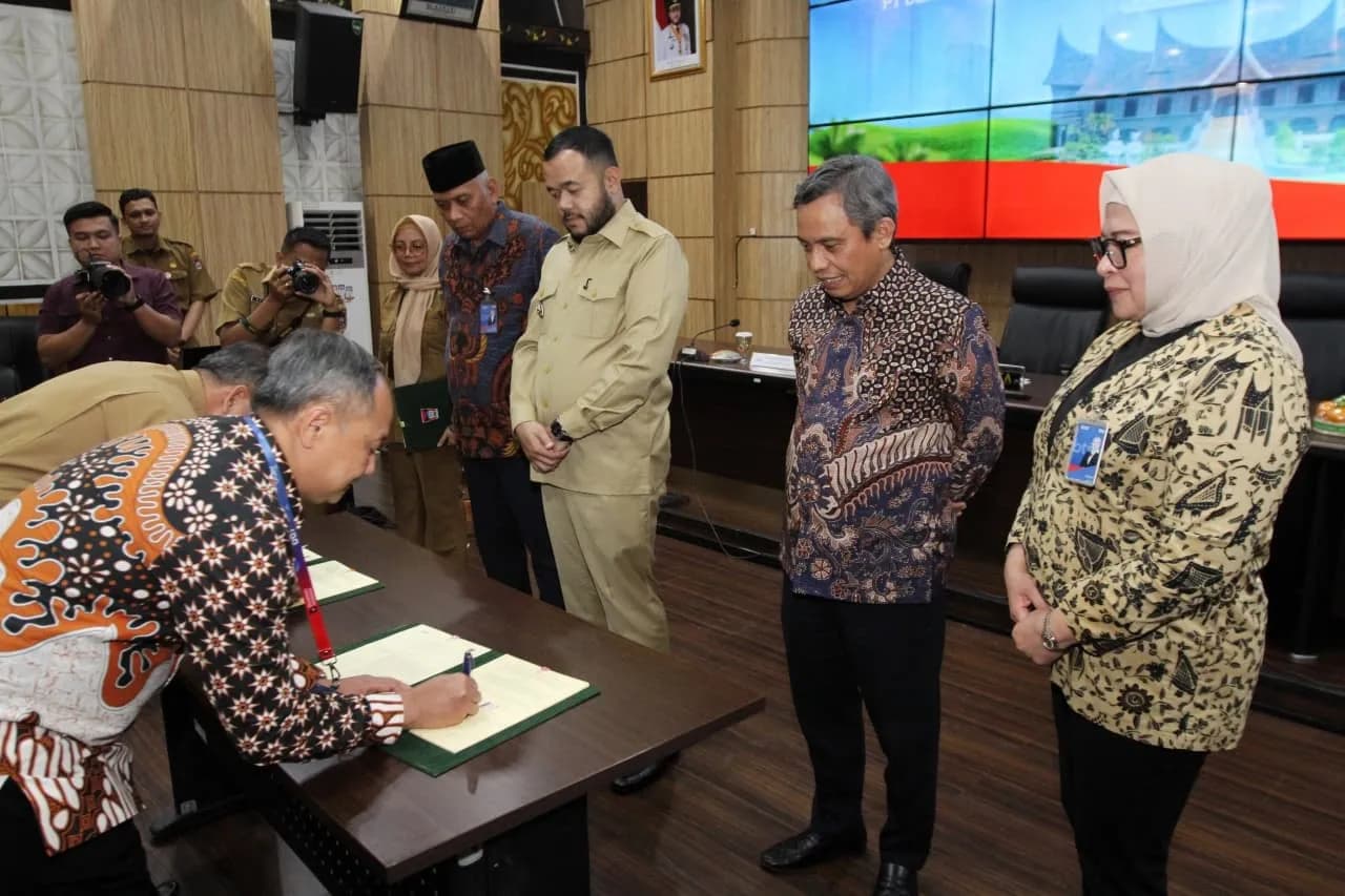 Penandatanganan Kesepakatan Bersama BTN dengan Pemerintah Kota Padang di Balai Kota Padang