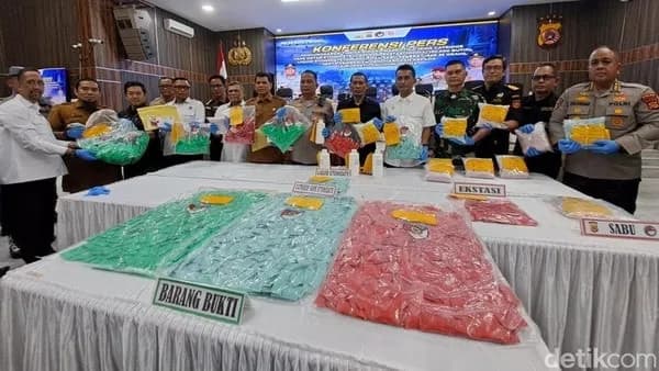 Kades di Aceh Utara Jadi Pengedar Narkoba, 50 Ribu Ekstasi dan 2.495 Vape Getar Disita