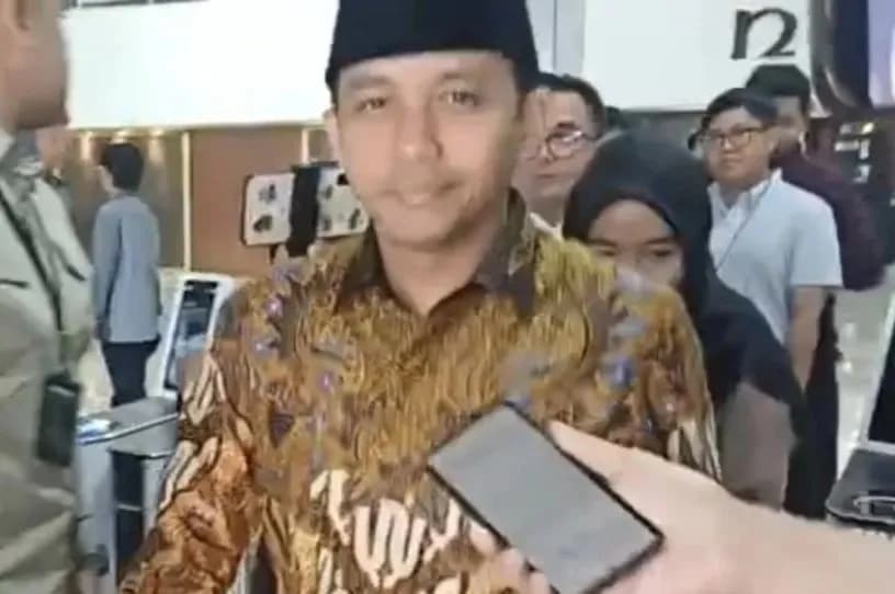 Dicecar soal Selisih Uang Amplop, Raja Juli Tolak Berkomentar
