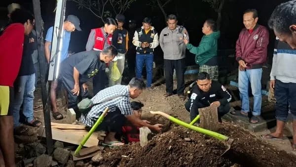 Bayi Ditemukan Dikubur di Pekarangan Rumah Warga Mojokerto, Polisi Ungkap Dibunuh Usai Lahir
