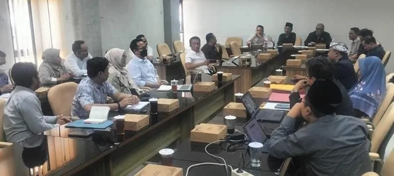 Komisi III DPRD Kabupaten Blitar Fasilitasi Pertemuan Keluarga Korban Tersengat Listrik dengan PLN