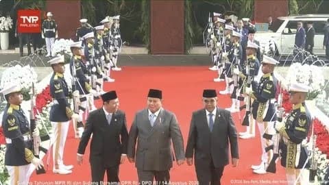 Prabowo Tiba di DPR Naik Maung Putih, Puan Maharani Datang 3 Menit Kemudian