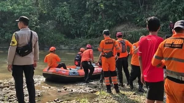 ASN Pemkot Bogor Jatuh ke Sungai Cisadane, Tas dan Helm Ditemukan 100 Meter dari Titik Kejadian