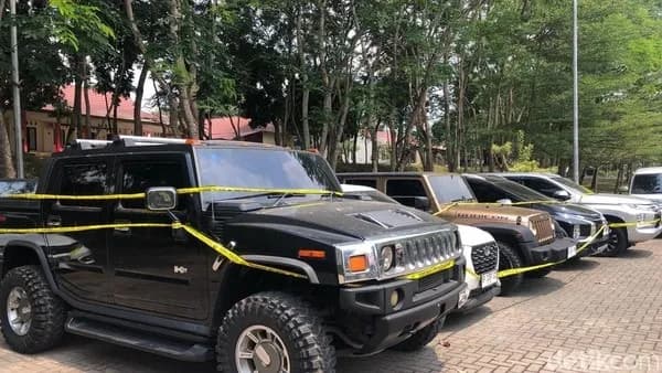 Bareskrim Segel Dua Kelab Malam di Batam, 11 Mobil Disita