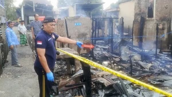 Kalah Judi Online, Pemuda di Ogan Ilir Bakar Rumah Sendiri hingga Merembet ke 5 Rumah Warga