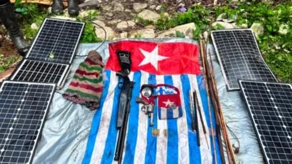 TNI Gerebek Honai Diduga Markas OPM di Intan Jaya, Senpi dan Amunisi Disita
