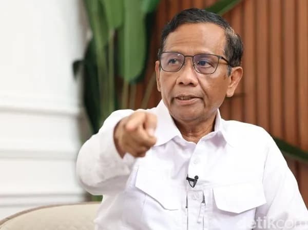 Mahfud MD Tampar Pemerintahan Prabowo: Janji Demokrasi Berhadapan dengan Realitas Kekuasaan