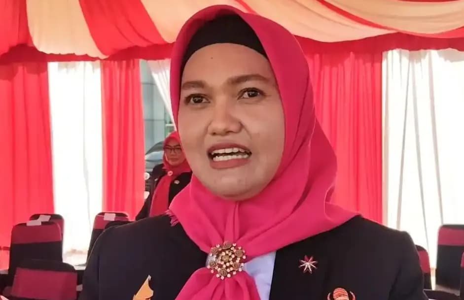 Puluhan ASN Berteduh saat Upacara HUT RI, Sekda Mamuju Tengah Siapkan Sanksi