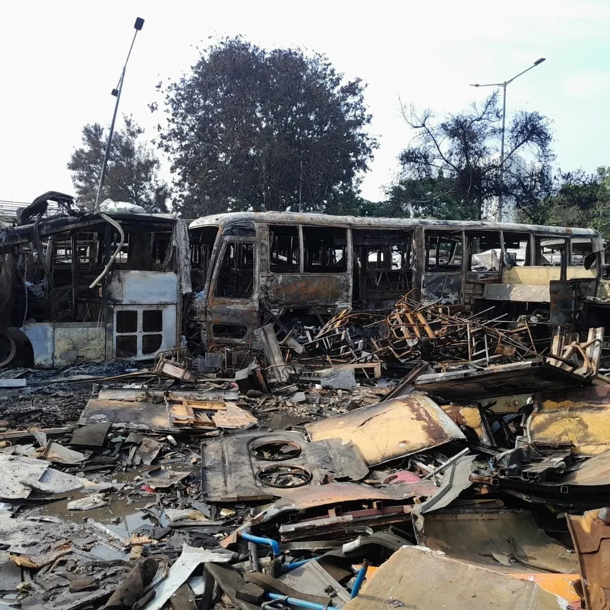 Kebakaran Hebat, 50 Bus Hangus Dilalap Api di Pangkalan Cikarang