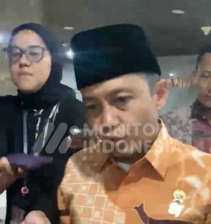 Uang 46.500 Dolar Singapura Disorot KPK, Raja Juli Keok Dicecar Wartawan?