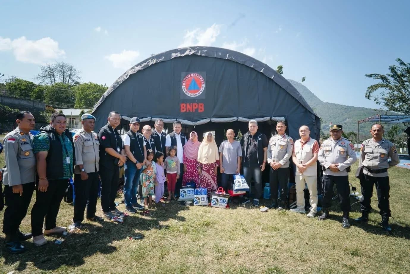 BRI Peduli Bangun 3 Posko Logistik dan 1 Dapur Umum di NTT, Direksi Turun Langsung Pantau Lokasi Bencana