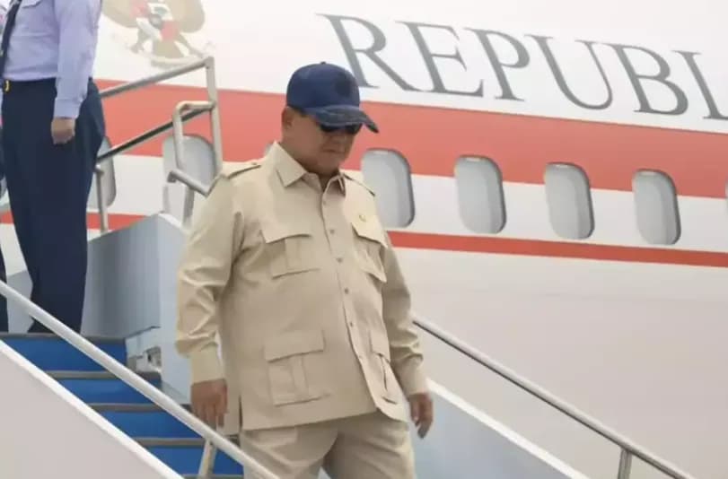 Tiba di Kalbar, Prabowo Langsung Pimpin Rapat Karhutla dan Minta Laporan Terbaru