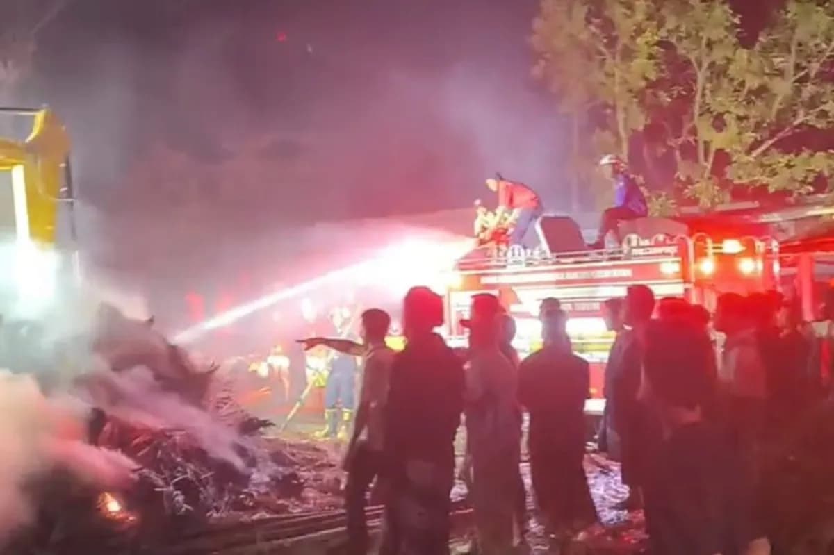 Kampung Adat Sade Lombok Terbakar, 120 Rumah Hangus Saat Warga Terlelap