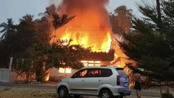 Awalnya Bakar Sarang Tawon, Rumah Warga di Ketapang Malah Ludes Dilalap Api