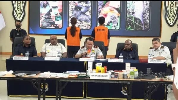 Live Sembari Berburu Kasuari di Papua, Pasutri WN Tiongkok Dideportasi