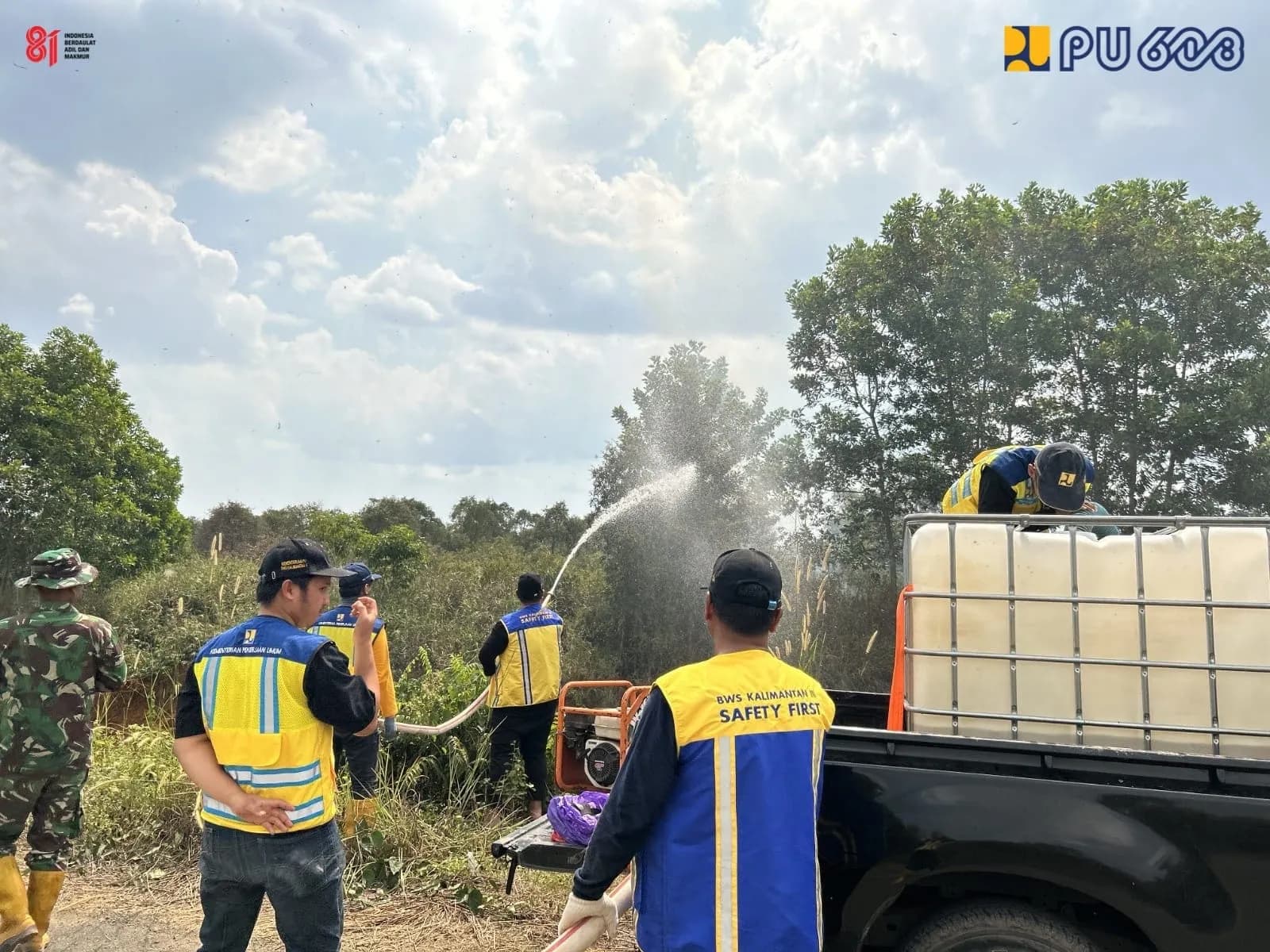 Kementerian PU Bantu Padamkan 141 Titik Api Karhutla