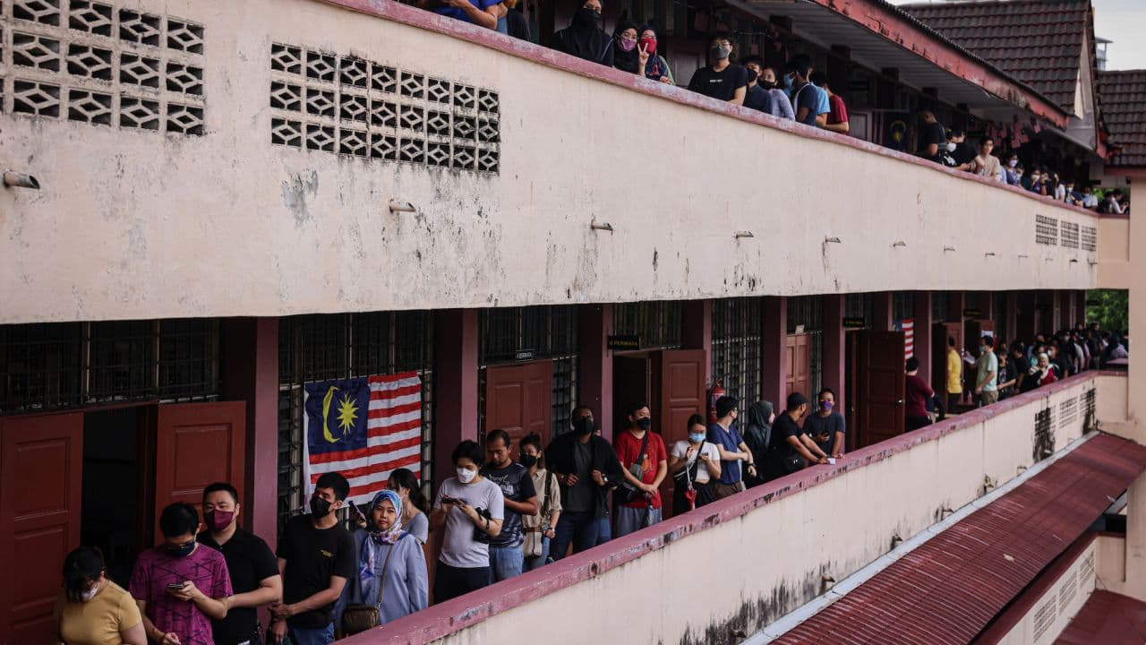 Partai Besar Tak Capai Mayoritas di Pemilu, Malaysia Alami Krisis Parlemen Untuk Pertama Kalinya dalam Sejarah