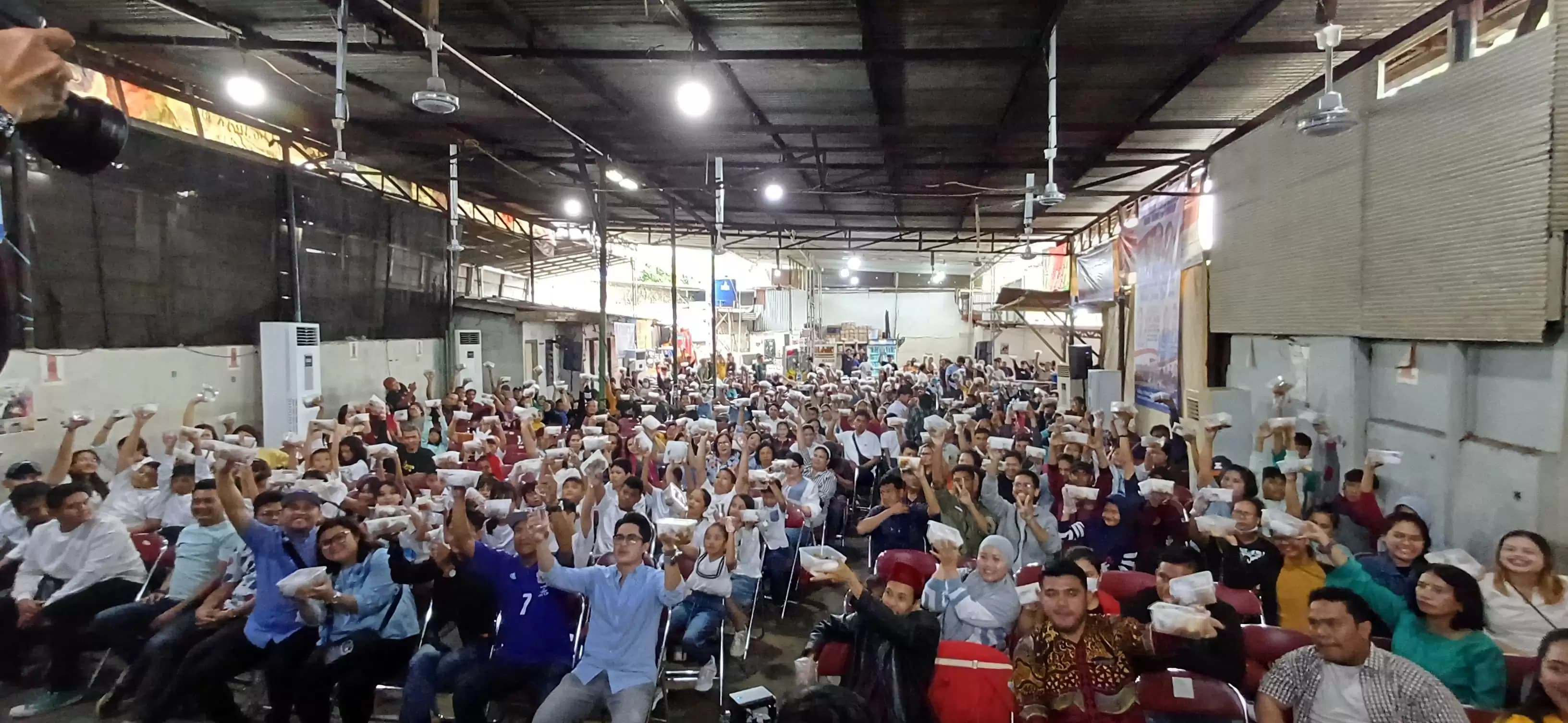 Sahabat Bang Ara Ajak Ribuan Warga Jaktim Makan Siang Gratis, Warga: Terima Kasih Bang Ara!
