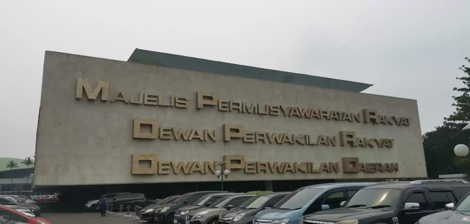 Apa Kabar Dugaan Aliran Uang Korupsi BTS Kominfo ke Komisi I DPR?