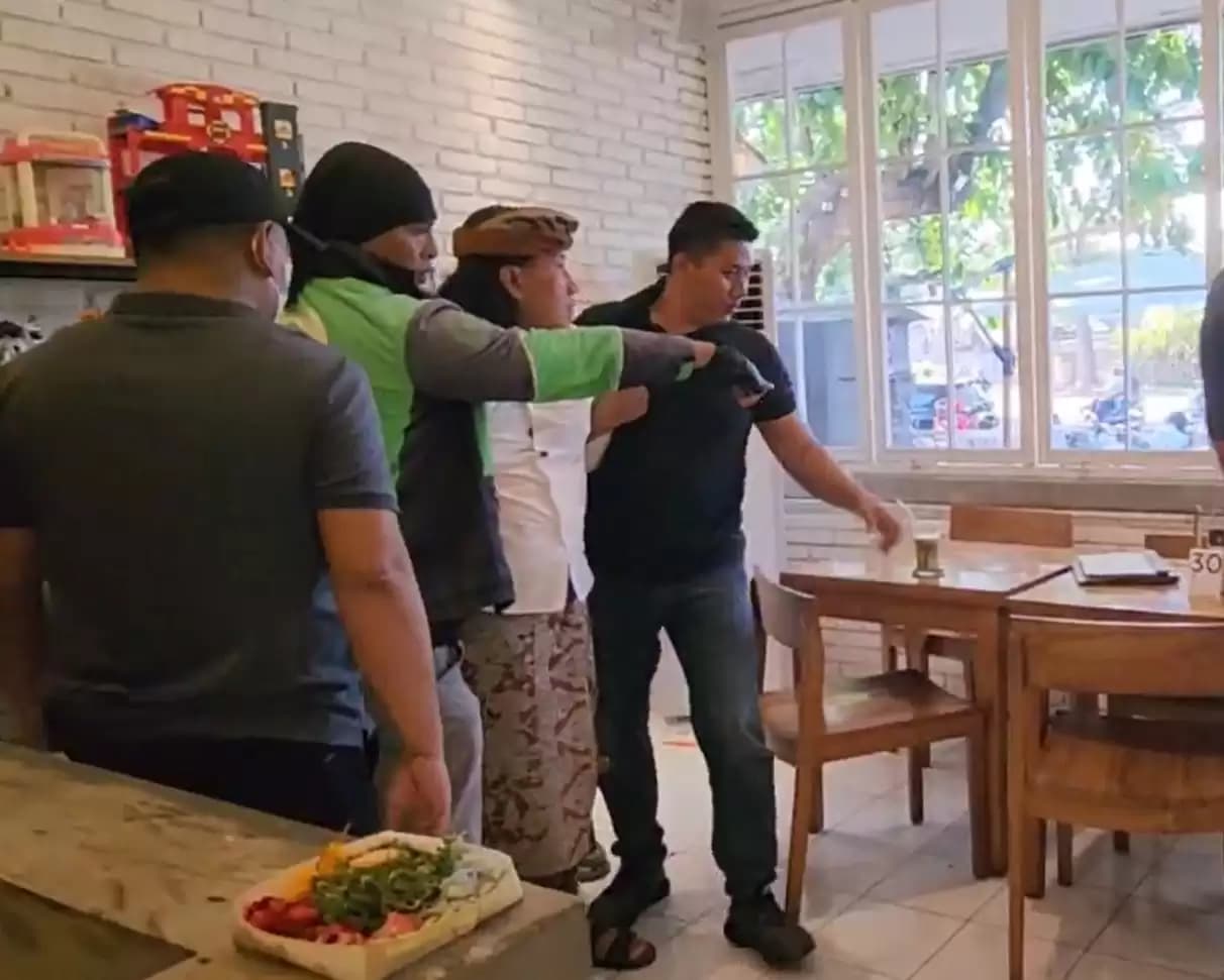 AN telah menyerahkan uang sebesar Rp50 juta, ditransfer secara langsung kepada rekening KR (Foto: Dok MI/Kejagung)