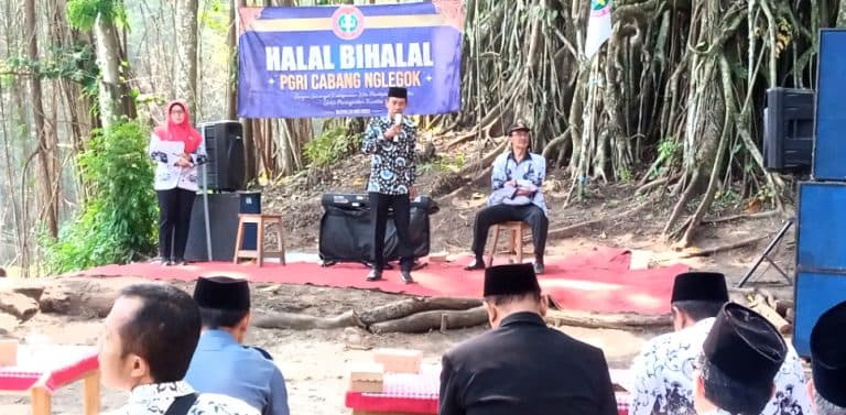 PGRI Cabang Nglegok Gelar Halal Bihalal, Perkuat Silaturahmi Anggota dan Pensiunan
