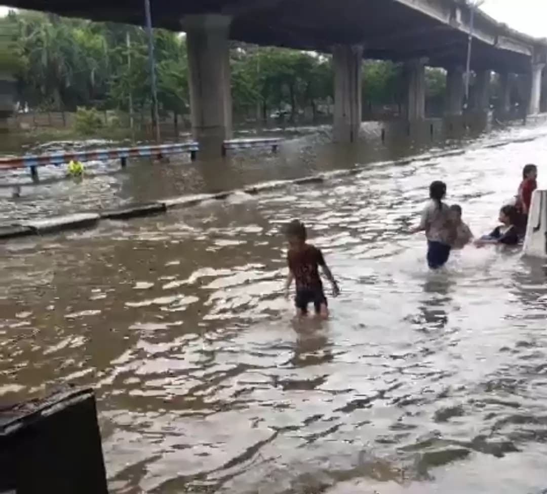 BPBD DKI Jakarta Catat 9 RT dan 29 Ruas Jalan Terendam Banjir