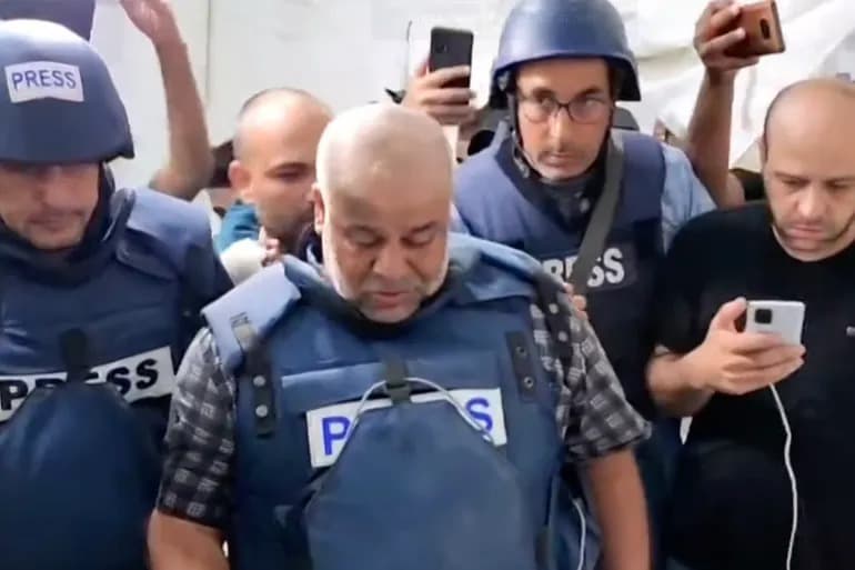 Keluarga Kepala Biro Al Jazeera Gaza Tewas dalam Serangan Udara Israel