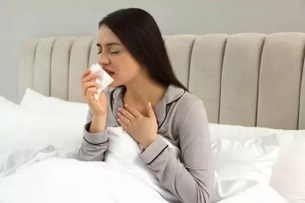 Cegah TBC, Dinkes DKI Sarankan Warga Pakai Masker di Kerumunan