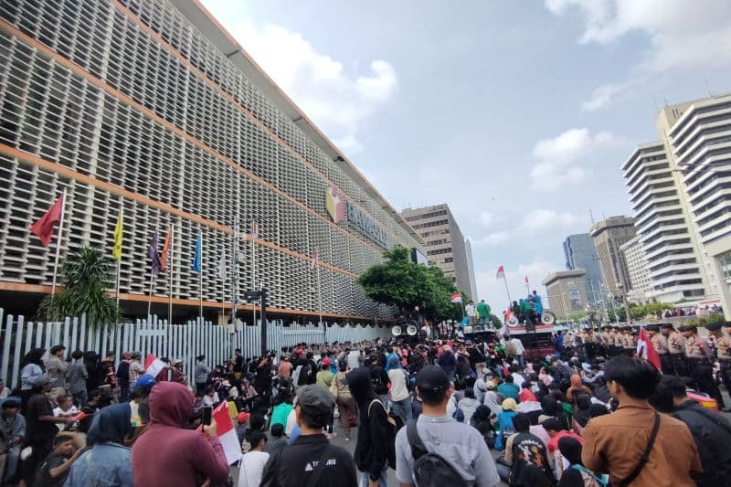 Unjuk Rasa di Depan Gedung Bawaslu RI Menyebabkan Kemacetan