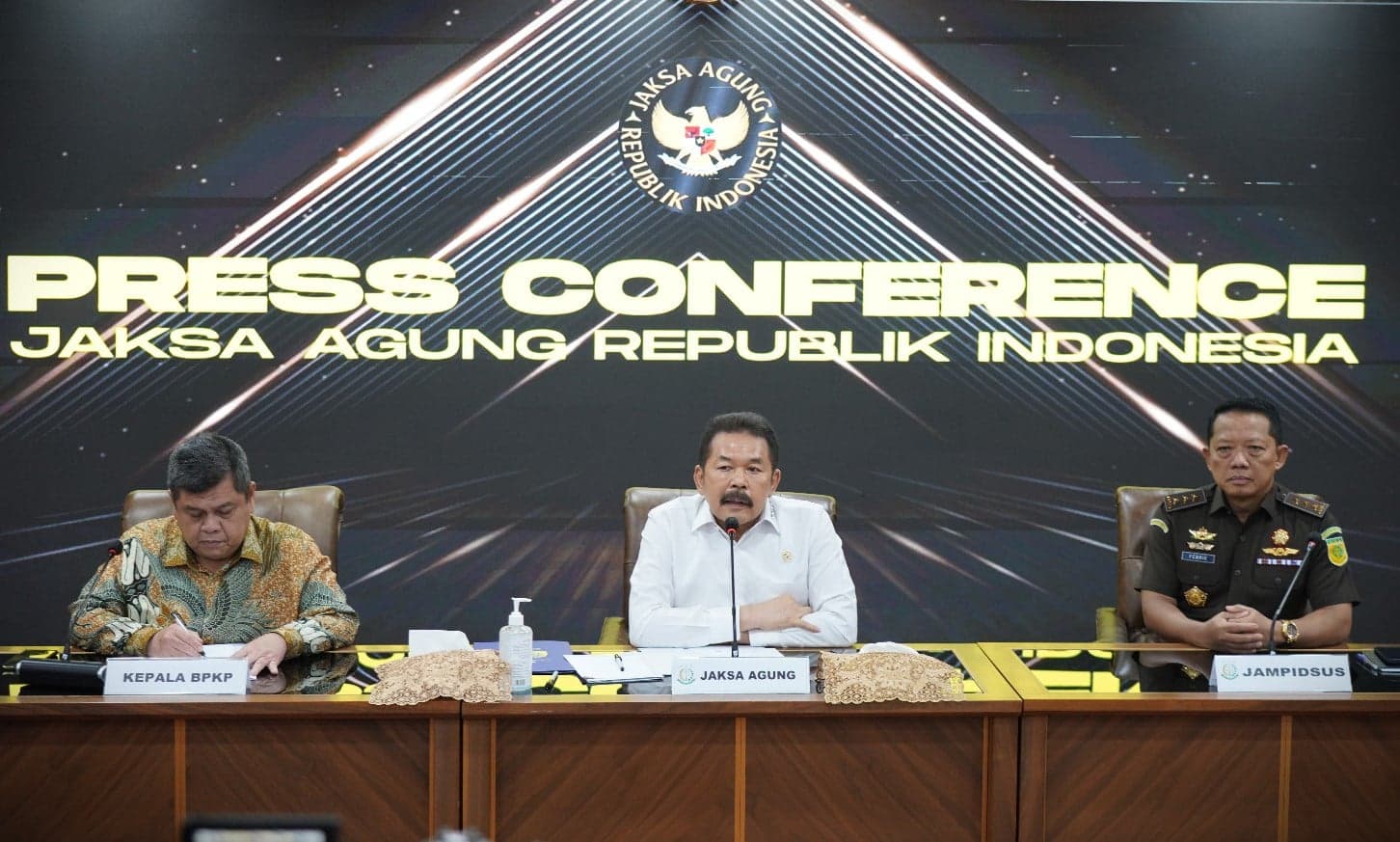 BPKP Keliru Hitung Kerugian Korupsi BTS? Vonis Ringan Menanti Para Terdakwa!