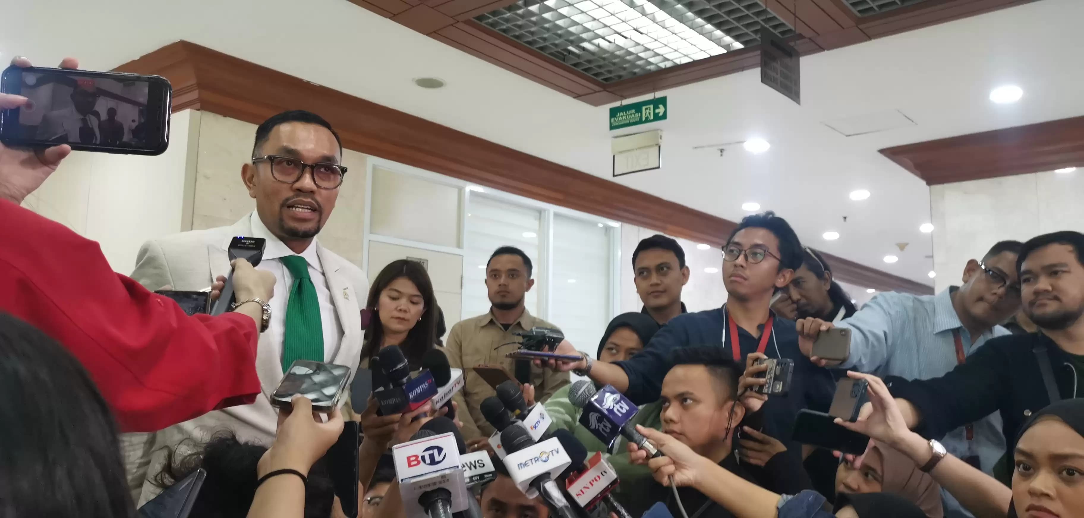 Komisi III Bakal Panggil PPATK, Sahroni: Jangan Hobi Buat Gaduh Terus Menghilang