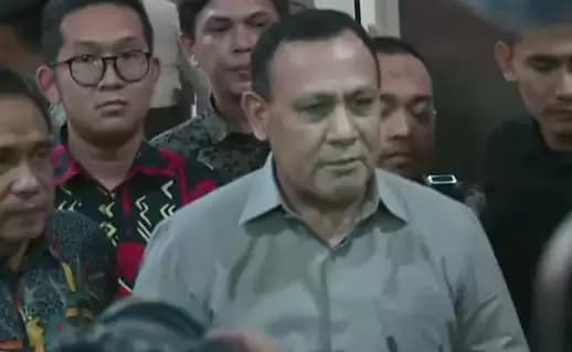 Tiga Kali Diperiksa Sebagai Tersangka Pemerasan SYL, Firli Bahuri Belum Ditahan Juga