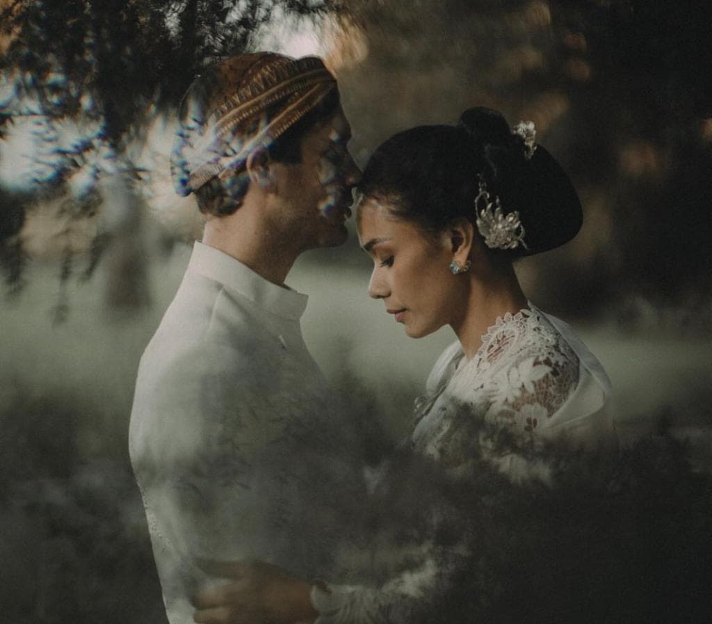 Selamat! Adinia Wirasti Resmi Menikah dengan Michael Wahr