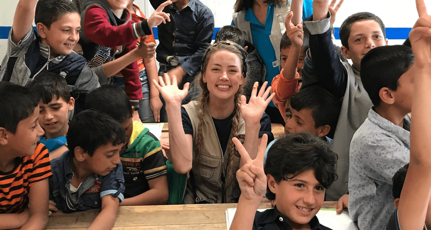 Amber Heard Disebut Memiliki Wajah Paling Sempurna di Bumi