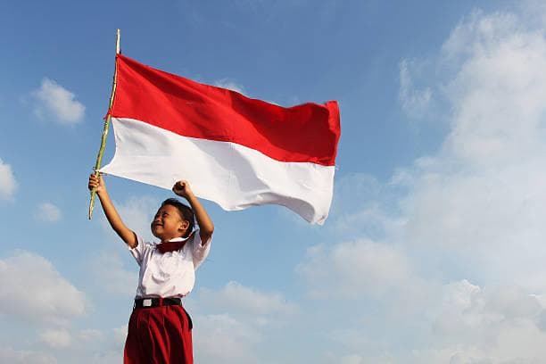Pria yang Kalungkan Bendera Merah Putih ke Anjing Jadi Tersangka