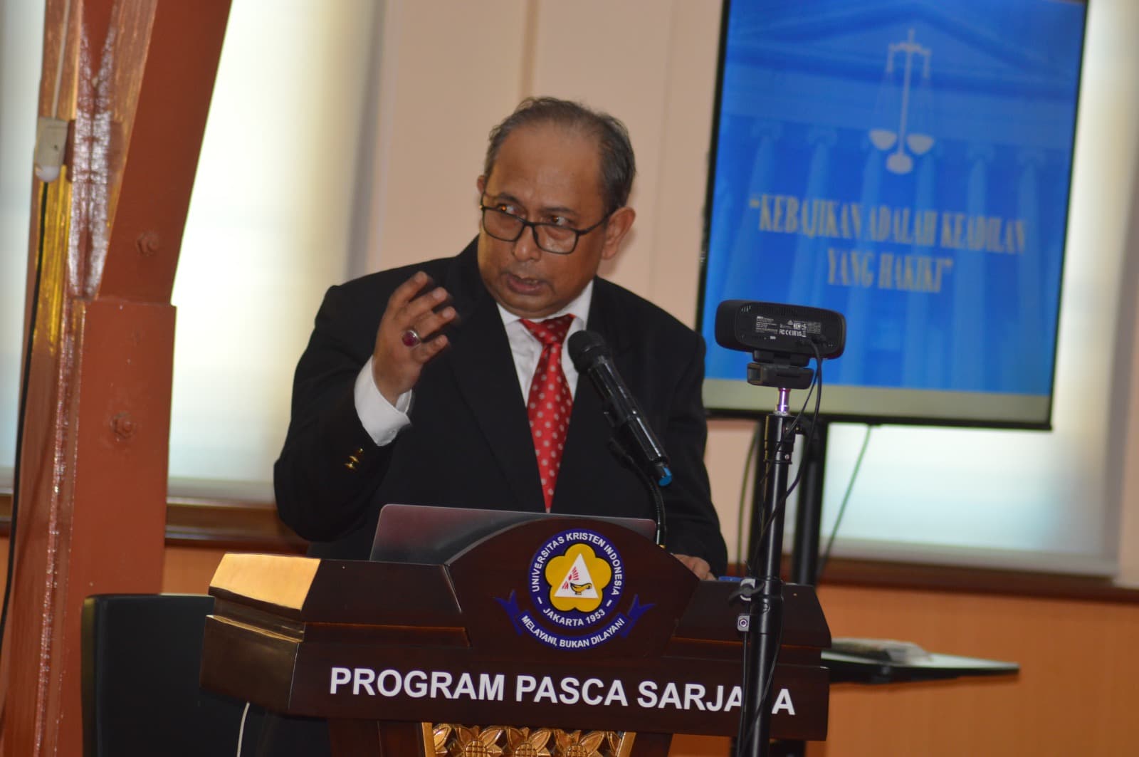 Program Pascasarjana Doktor Ilmu Hukum UKI Gelar Ujian Terbuka Promosi Doktor Blucer Wellington Rajagukguk