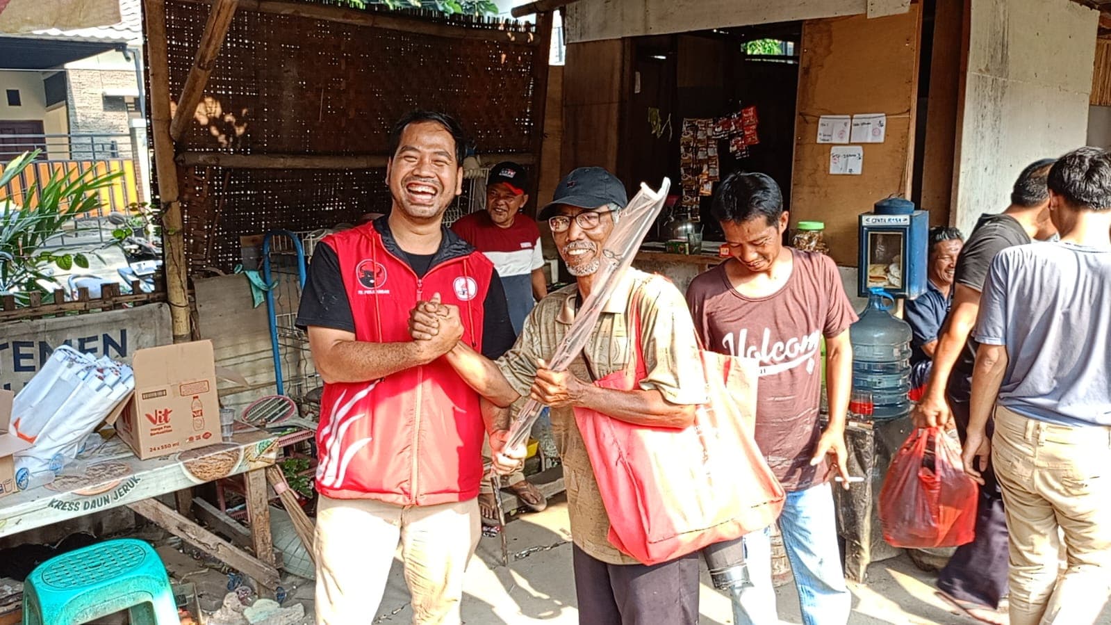 Bobi Sagala Gelar Mancing Gratis di Duren Sawit