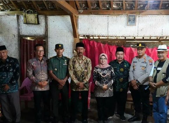 Melalui Baznas, Bupati Blitar Salurkan Bantuan Sosial Bagi Warga Tidak Mampu