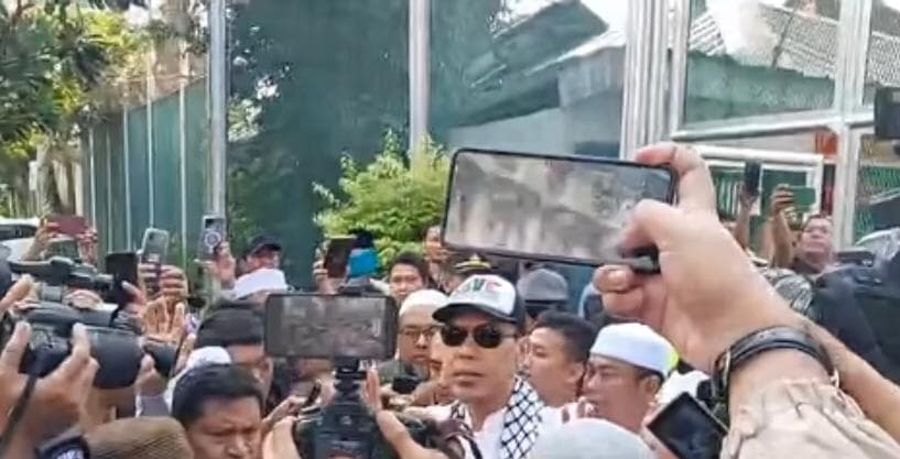 Eks Jubir FPI Munarman Resmi Bebas dari Lapas Salemba