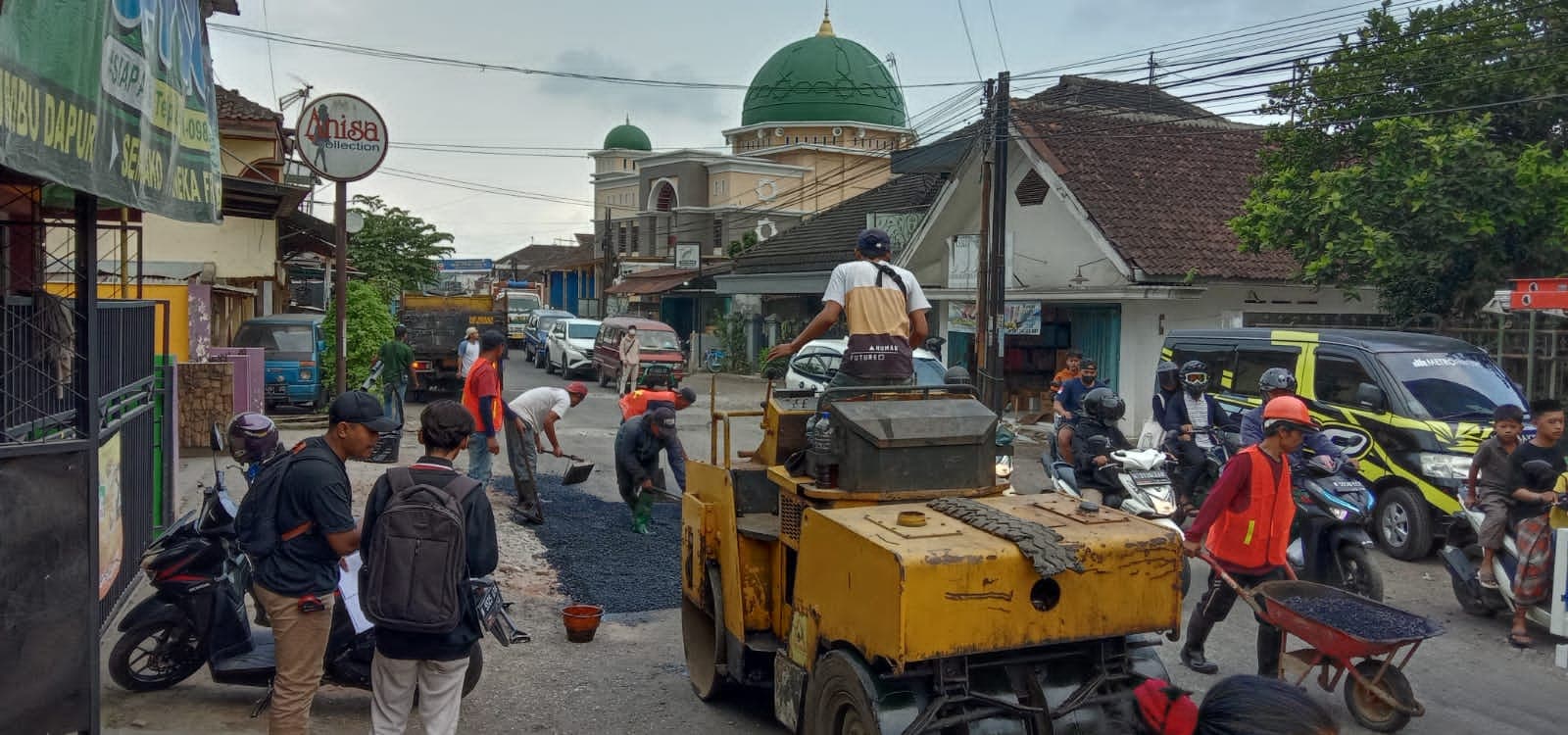 DPUBM Kabupaten Malang Lakukan Perbaikan Jalan