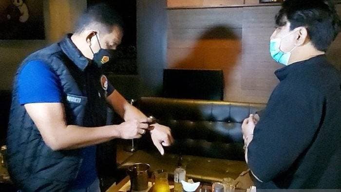 Langgar PPKM Skala Mikro, Polda Metro Segel Bar "Flow"