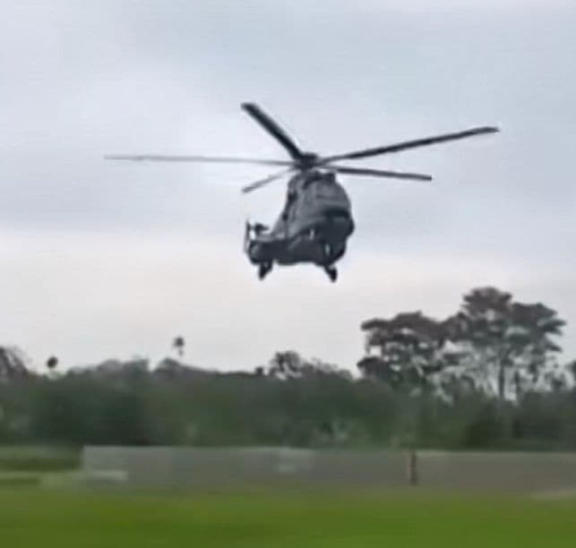 Tembok Stadion Kepahiang Roboh Diterpa Angin Helikopter Rombongan Presiden