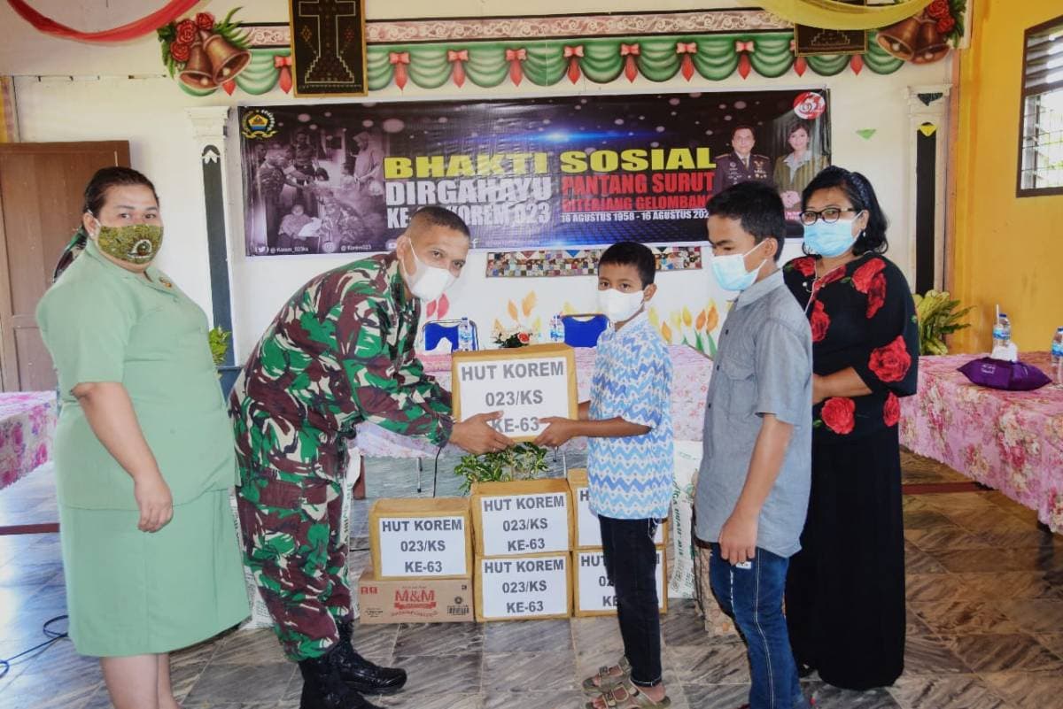 Rayakan HUT Ke-63, Korem Yonif 123/Rajawali Sapa Anak Panti Asuhan