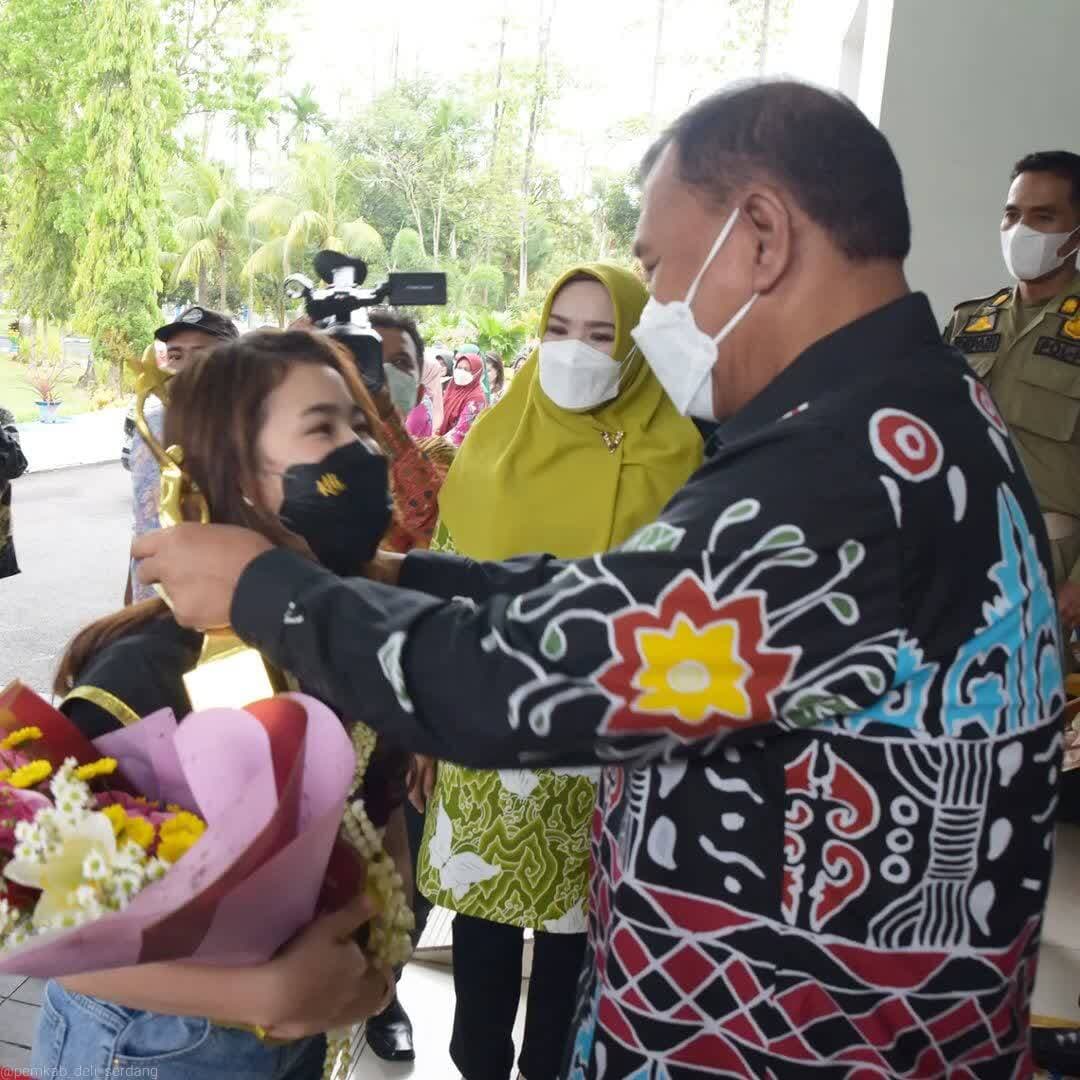 Bupati Deli Serdang Menerima Kunjungan Kayla Sabrina Zahra Pemenang KDI 2021