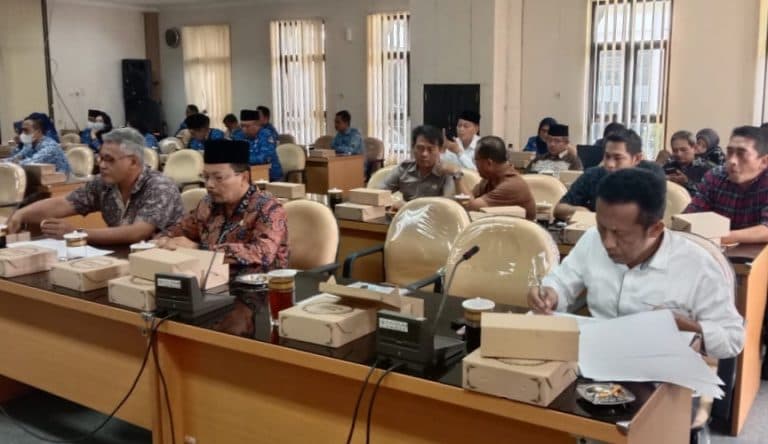 Banggar DPRD Kabupaten Blitar Gelar Raker Bersama TAPD Bahas Ranperda APBD 2023