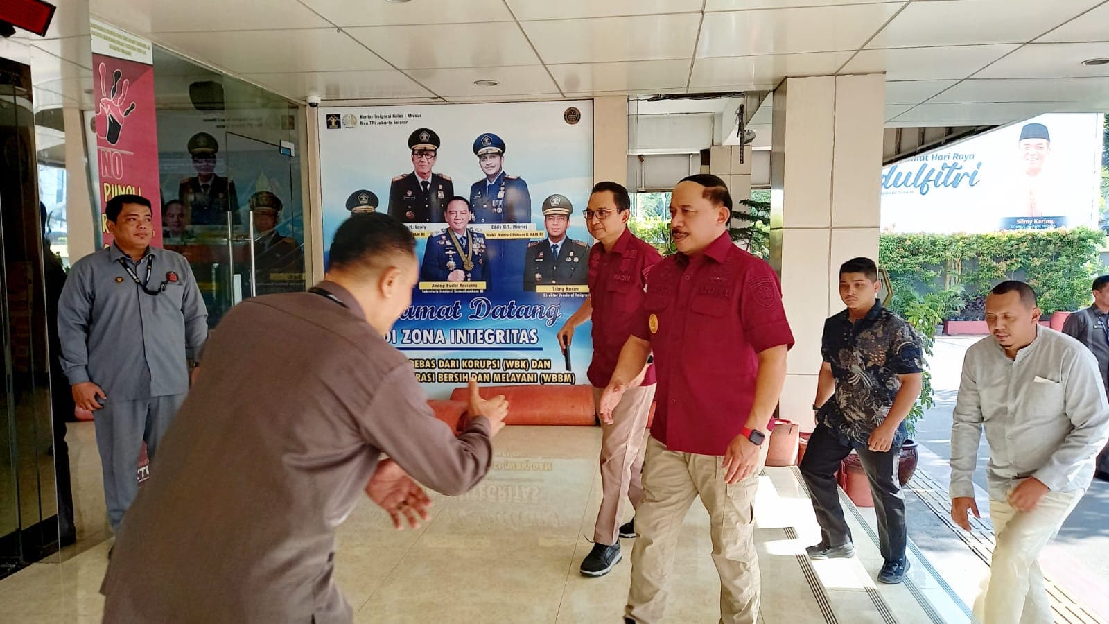 Kakanwil Sidak Kesiapsiagaan Petugas Imigrasi Jakarta Selatan Dimasa Libur Idul Fitri