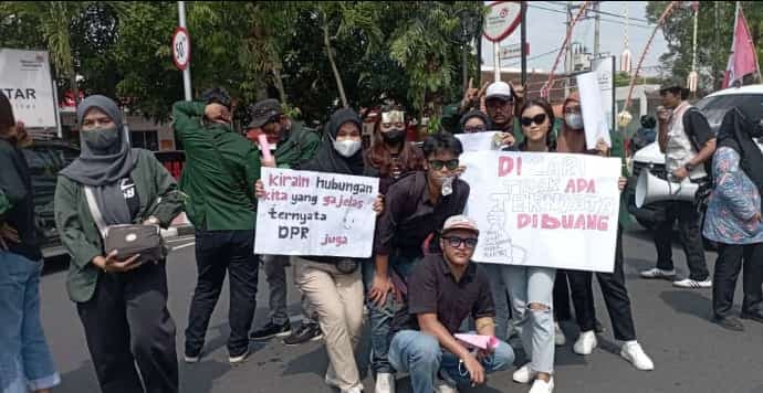 Gelar Aksi Damai GMNI Blitar, Desak Sahkan RUU Perampasan Aset