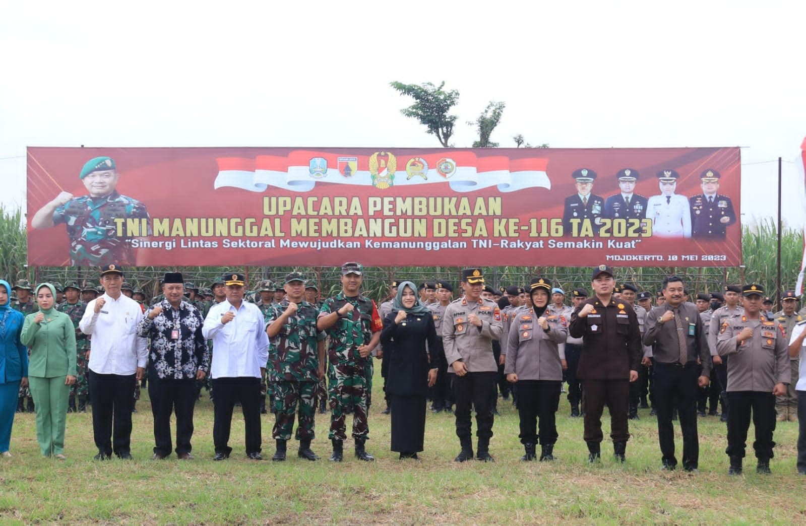 Bupati Mojokerto Pimpin Upacara Pembukaan TMMD Ke-116 di Randuharjo